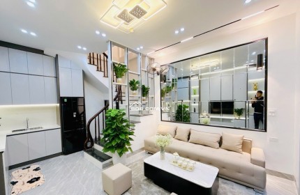 BÁN NHÀ HIẾM PHÂN LÔ NỞ HẬU - TRUNG TẢ - ĐỐNG ĐA - DT 30M2, 4 TẦNG