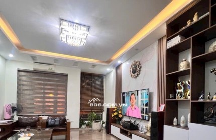 nhà ĐẸP phân lô 50m2, 5 tầng,mặt tiền 4.5m, ô tô tránh, khu vực Quận Hai Bà Trưng