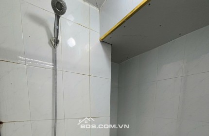 Chung cư mặt tiền Trần Hưng Đạo P14 Q5 lầu 1 chỉ 1tỷ450 - Diện tích: 28,36m2