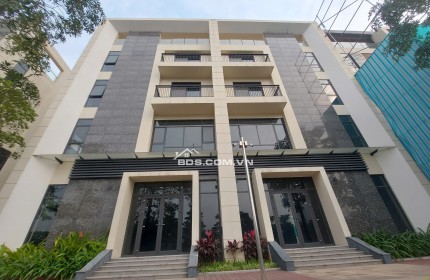 Cho thuê Shophouse StarLake, Ngoại Giao Đoàn, 120m2 x 5 tầng, MT 9m