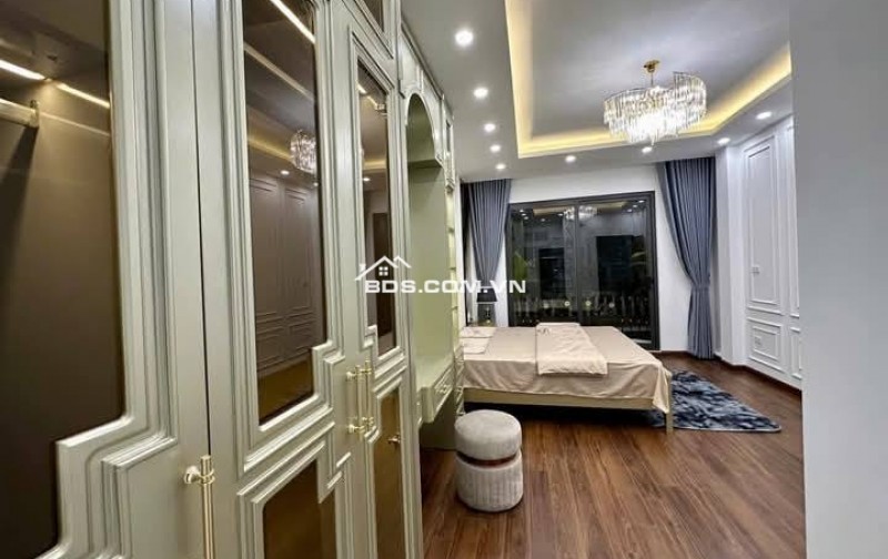 Nhà Đẹp Đón Tết Nguyễn Lân, Thanh Xuân 32m, 5 tầng, mt 3.9m, giá 10.8 tỷ.