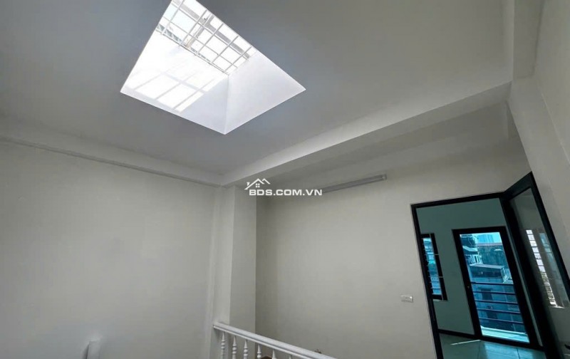 BÁN NHÀ HOÀNG LIỆT SIÊU ĐẸP LÔ GÓC FULL NỘI THẤT GẦN PHỐ 40M2 5 TẦNG NHỈNH 9 TỶ