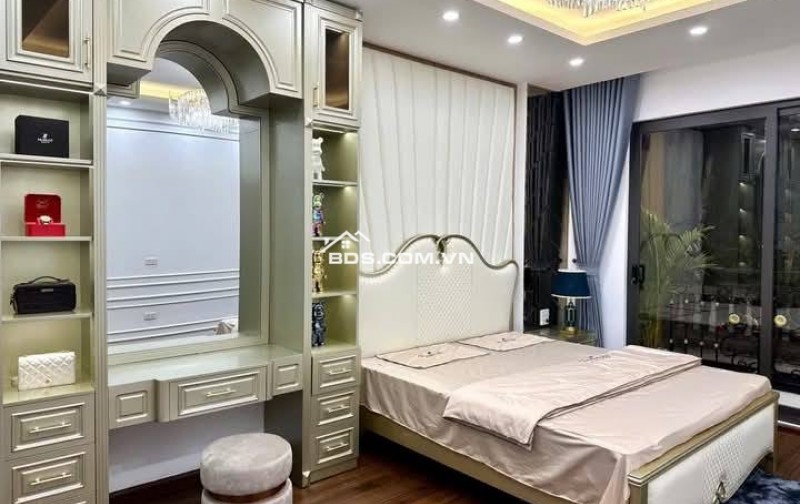 Nhà Đẹp Đón Tết Nguyễn Lân, Thanh Xuân 32m, 5 tầng, mt 3.9m, giá 10.8 tỷ.