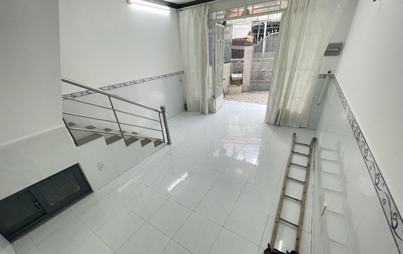 Bán nhà Q7. 50m2  chỉ 4,2 tỷ.  Hẻm 3m Huỳnh Tấn Phát, Phú Thuận  Q7.