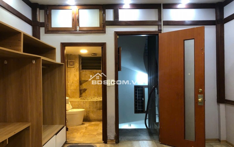 Bán nhà mặt phố Bích Câu, Cát Linh, Đống Đa, 55m², 4 tầng, 8.9 tỷ, sổ đỏ