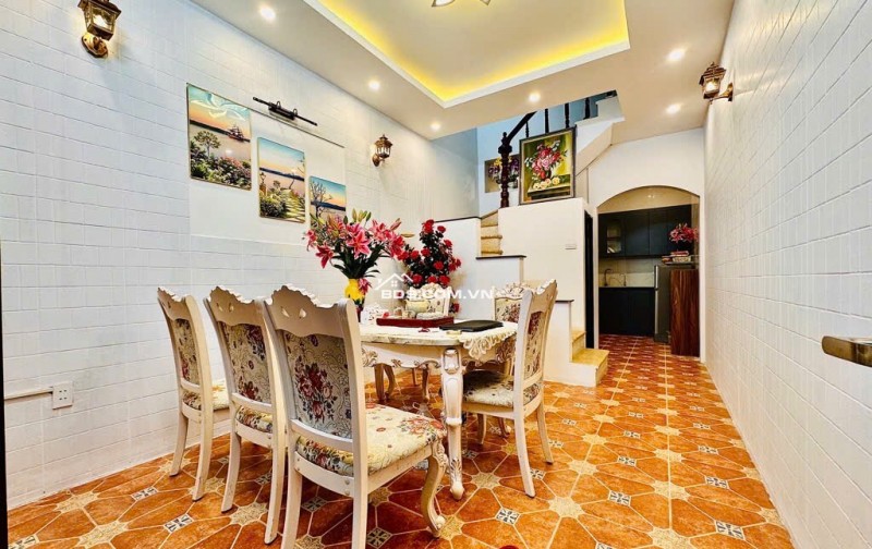 Bán nhà mặt phố Quan Nhân, Thanh Xuân, 38m², 4 tầng, 6.8 tỷ, sổ đỏ