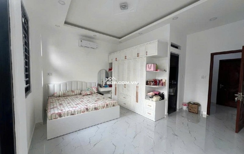 HOT! BÁN NHÀ HẺM XE HƠI ÂU DƯƠNG LÂN P2 Q8 80M2 5 TẦNG, GIÁ NHỈNH HƠN 11 TỶ. LH:0799986938.