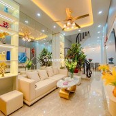 Nhà Đẹp Đón Tết Phố 8/3, Hai Bà Trưng 30m, 4 tầng, giá 6.48 tỷ