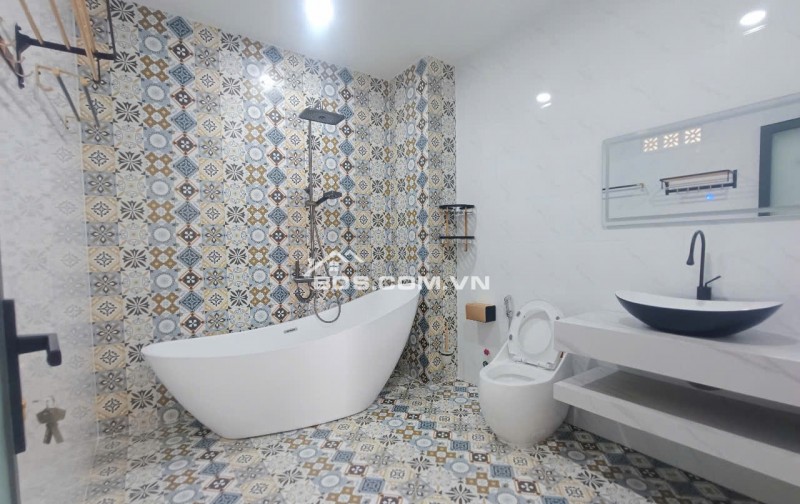 Bán Nhà mới NGON 121m2, 4 tầng, 7PN mặt tiền KD Thạnh Lộc gần Chợ Cầu Đồng