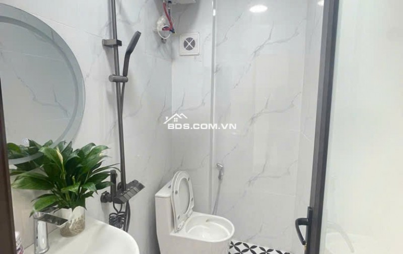 Bán nhà 4 tầng 40m², 4PN, 4WC, Hoàng Mai - 6.9 tỷ, sổ đỏ chính chủ