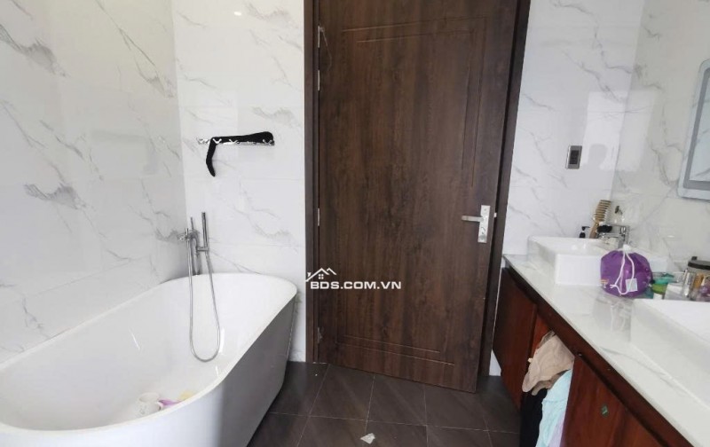 Bán Biệt thự View sông siêu đẳng cấp 400m2, 5 tầng, hầm, 18Tỷ Hà Huy Giáp, Quận 12