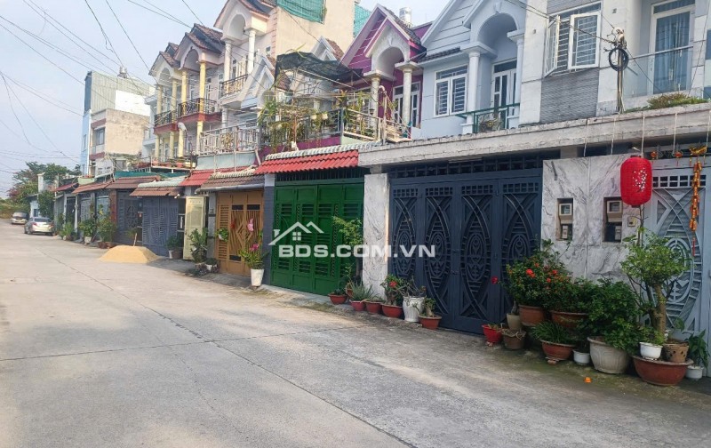 Bán Nhà đẹp hẻm to 8m xe hơi đậu tránh TL41, 76m2, 2 tầng, khu dân trí cao