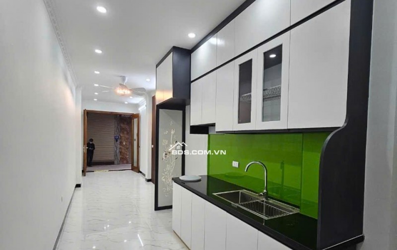 Bán nhà 30m² 4 tầng, Nguyễn Khoái, Hoàng Mai, 5.9 tỷ - Full nội thất