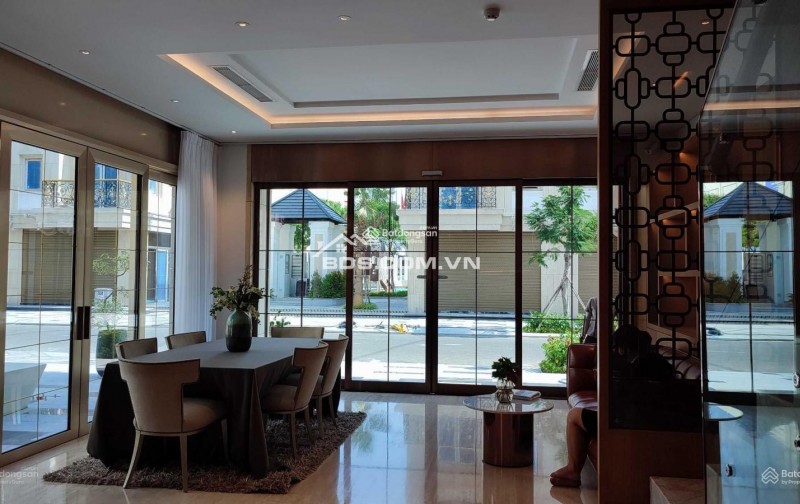 Cắt LỖ 3 tỷ BÁN NHANH biệt thự Regal Pavillon, sổ hồng đầy đủ, vận hành cho thuê lên đến 60tr/tháng