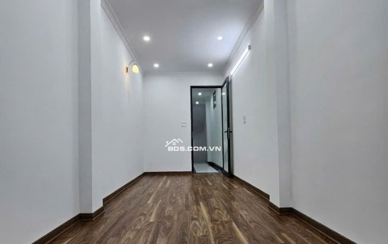 Bán nhà 30m² 4 tầng, Nguyễn Khoái, Hoàng Mai, 5.9 tỷ - Full nội thất