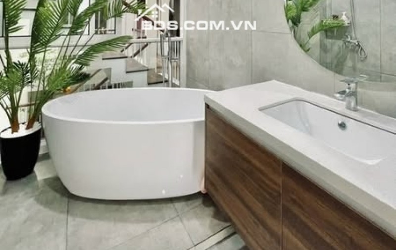 Nhà đẹp gần biển Sơn Trà ,cho thuê 20 triệu tháng - Giá chỉ 7,8 tỷ