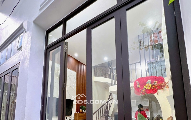 BÁN NHÀ 1.5 TỶ 2.5 TẦNG 51M2 ( HƯỚNG NAM ) NGÕ ĐIỆN BIÊN