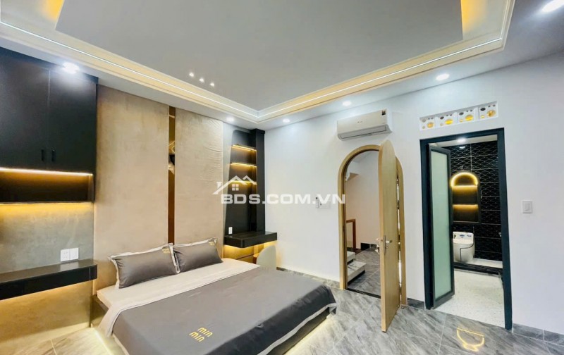 Bán Siêu phẩm nhà mới 5x17m, 4 tầng, HXH 8m thông TX33 ngay Trung tâm P.Thạnh Xuân