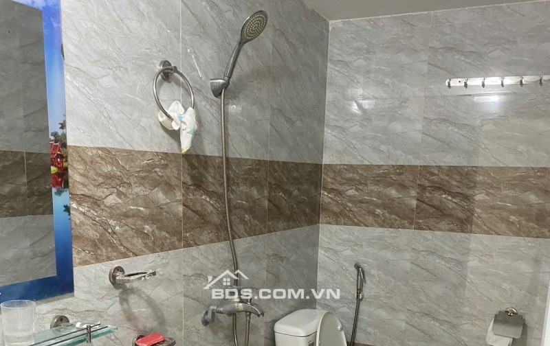 BÁN NHÀ ĐẸP 1.36 TỶ 3 TẦNG 33M2 ( ĐÔNG NAM ) NGÕ GIẢI PHÓNG