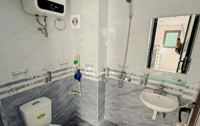 Bán nhà Lĩnh Nam, Hoàng Mai, 8.9 tỷ - 6 tầng, 8PN, 9WC, full nội thất, vị trí vàng