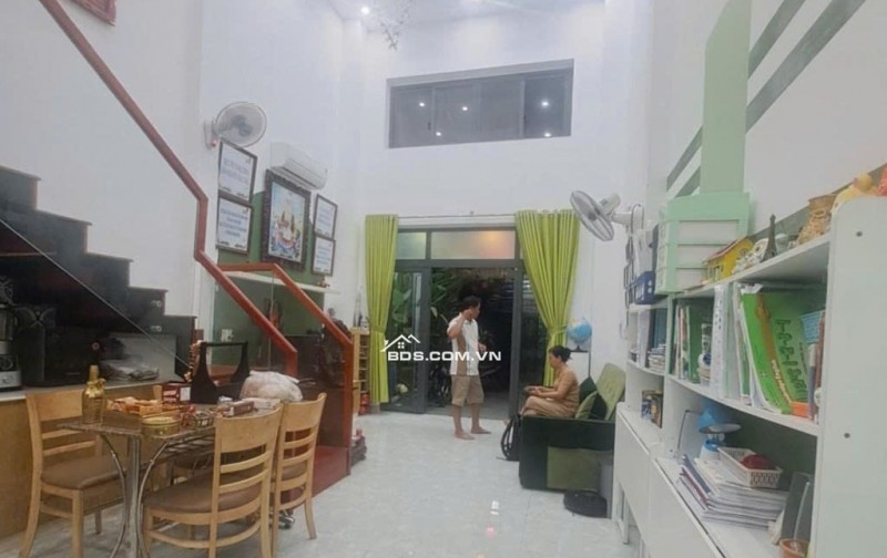 Bán nhanh nhà đẹp HXH 7m Thạnh Xuân, 100m2, T1L, 3PN, sân xe hơi >4Tỷ