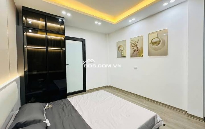 Nhà Đẹp Ở Luôn Ngõ Văn Hương, Đống Đa 21m, 5 tầng, mt 3.5m, giá 4.95 tỷ.