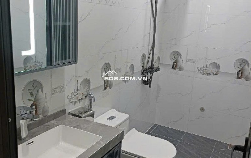 TỨ LIÊN 40m2 Mới xây Ngõ nông