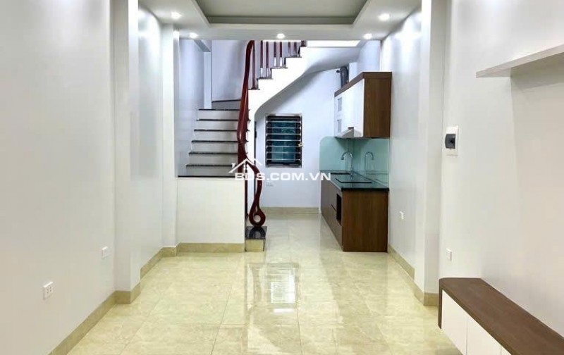 Bán Nhà XÃ ĐÀN, 35m2, 5 Tầng, Sát Phố, Cực Gần Ô Tô, Nhà Đẹp Ở Sướng, Chỉ 6.3 Tỷ