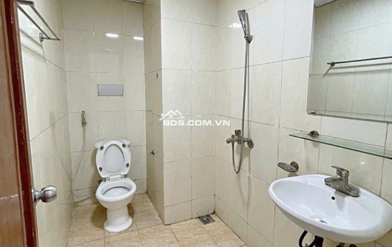 TẬP THỂ SIÊU HIẾM -- 35.7/80M2 -- HOÀNG QUỐC VIỆT -- CẦU GIẤY