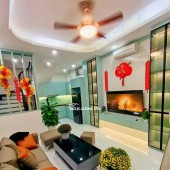 Nhà Đẹp Ngõ Ô TÔ Trần Đại Nghĩa, Hai Bà Trưng 36m, 5 tầng, mt 4m, giá 10.6 tỷ