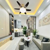 Nhà Đẹp Ở Luôn Ngõ Văn Hương, Đống Đa 21m, 5 tầng, mt 3.5m, giá 4.95 tỷ.