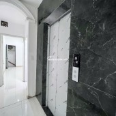 LẠC LONG QUÂN: 11.5 Tỷ - PHÂN LÔ- OTO CHẠY VÒNG QUANH - THANG MÁY