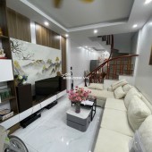 Bán Nhà Khương Đình, 33m², 5 Tầng, Full Nội Thất, ngõ rộng Chỉ 6 Tỷ