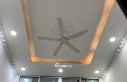 Bán Gấp nhà mới xây do kẹt tiền làm ăn quận 12, 1 trệt,1lửng, 1 lầu, full nội thất cao cấp.