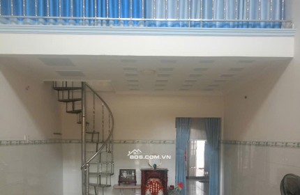 Nhà nguyên căn còn trống 1 phòng 12 m2 cho1 nữ ở ghép,bao điện nước