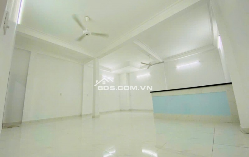 Cho thuê nhà 3 tầng, 7x19m (131m2), HXH 7m gần Metro phường Hiệp Thành, Quận 12