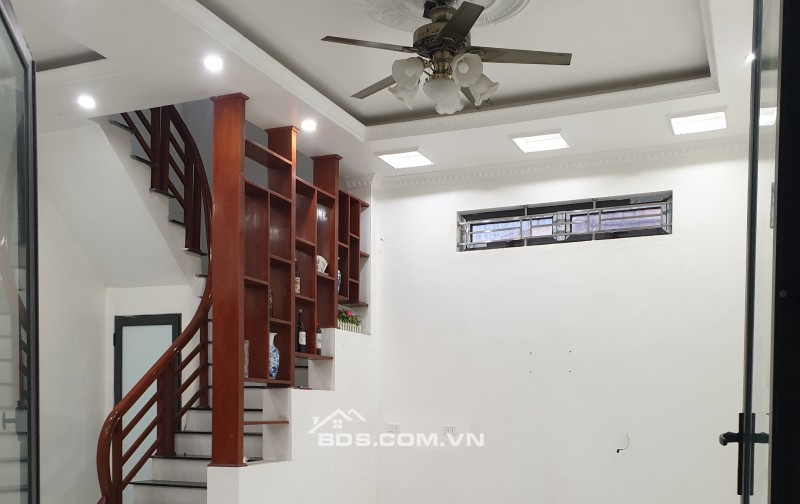 BÁN NHÀ ĐẸP 2.5 TỶ 4 TẦNG 45M2 ĐÚNG 10M RA LUÔN ĐƯỜNG NGUYỄN DU