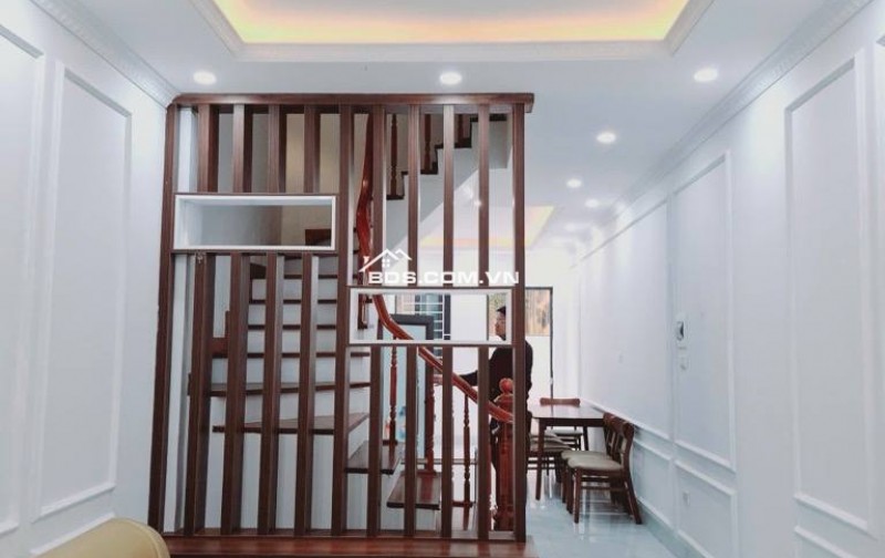 Ngọc Thụy - Long Biên - 43m2 - 8,6 tỷ - Ô tô - 2 mặt ngõ