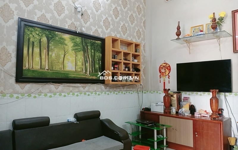 Bán nhà mặt phố Q.9, 64m2, 2 tầng, 3.8 tỷ, sổ hồng