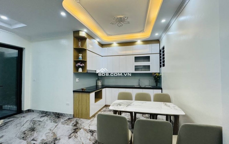 Ngọc Lâm - Long Biên - 60m2 - 12,5 tỷ - Ô tô - Thang máy