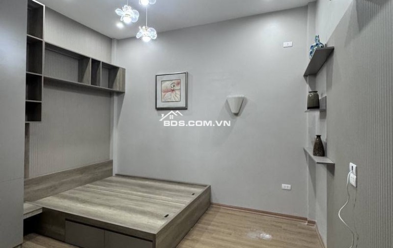 Nguyễn Văn Cừ - Long Biên - 52m2 - 12 tỷ - Ô tô - Dân xây