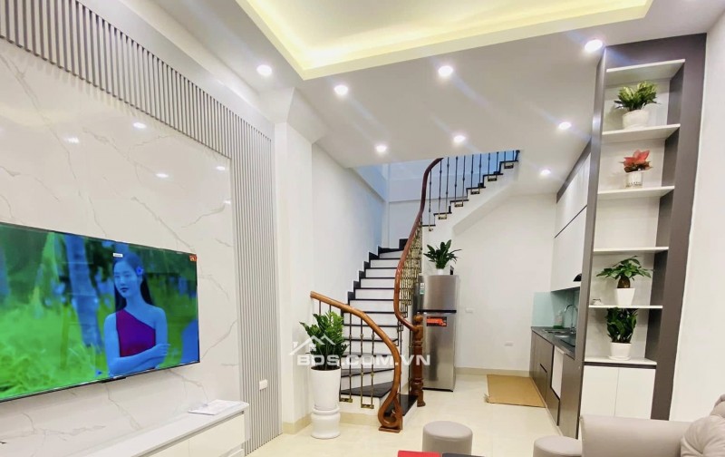 Bán nhà phố Phạm Văn Đồng - Bắc Từ Liêm, 35m2 5 tầng giá chỉ nhỉnh 6 tỷ