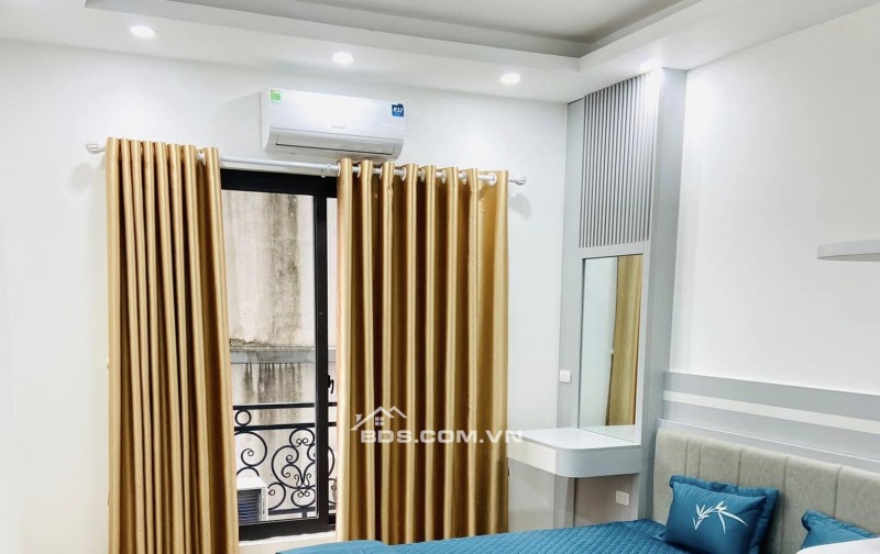 Bán nhà phố Phạm Văn Đồng - Bắc Từ Liêm, 35m2 5 tầng giá chỉ nhỉnh 6 tỷ