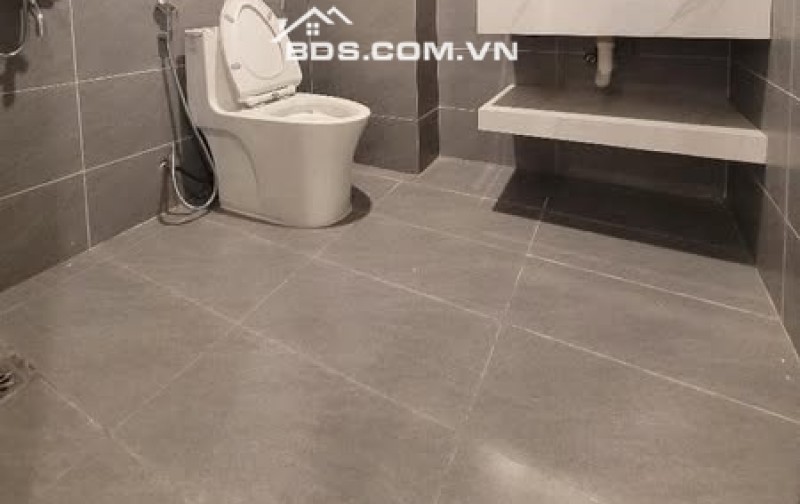 SIÊU PHẨM NHÀ VIỆT HƯNG - Ô TÔ ĐỖ CỔNG - NHÀ MỚI CỨNG FULL NỘI THẤT 30mx 5 TẦNG CHỈ 5,6TỶ