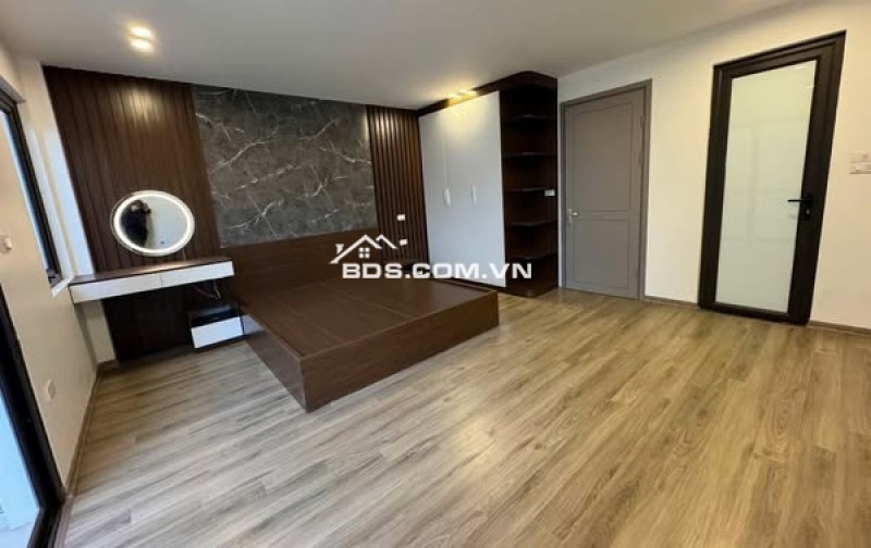 NHÀ VIỆT HƯNG - NGÔ GIA TỰ - LONG BIÊN GẦN 35m x 5 TẦNG MỚI KOONG - CHỈ 5,5 TỶ OTO ĐỖ CỔNG