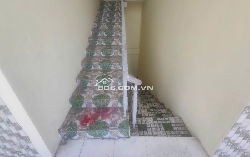 Bán khu nhà trọ 4 tầng 18 phòng, 200m2 dòng tiền 32tr/th giá nhỉnh 40tr/m2 gần Picity TX21, Quận 12