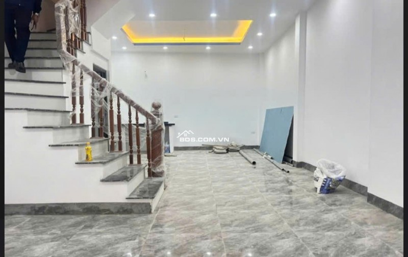 Bán nhà lô góc đẹp 45m2 Thạch Bàn - ô tô đỗ cửa giá tròn 7 tỷ