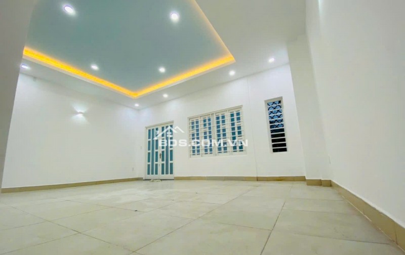 Cho thuê nhà 3 tầng, 7x19m (131m2), HXH 7m gần Metro phường Hiệp Thành, Quận 12