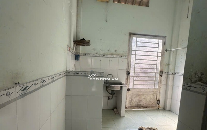 31. nhà 6 triệu 3 phòng ngủ gần chợ An Hoà