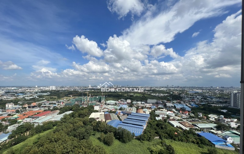 Bán căn 2pn Opal Skyline giá 1,980 view hồ bơi, hướng đông nam mát mẻ.